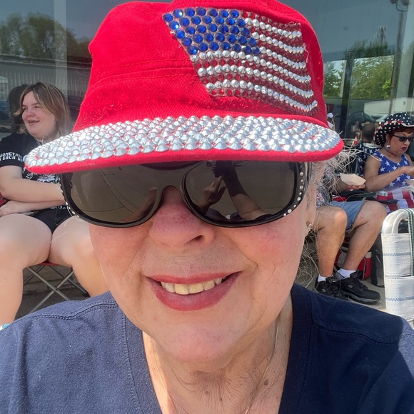 Meet your Posher, Sandi - Picture 5 of 5